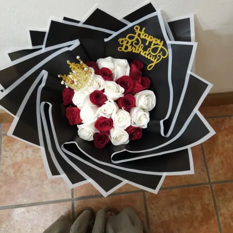 Ramo de Rosas rosas  y rosas blancas