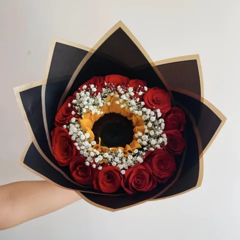 Ramo de Rosas rojas y girasol